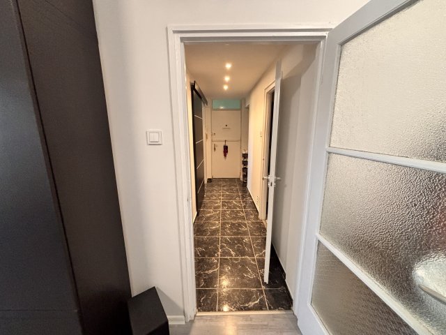 Eladó téglalakás, Szolnokon 33 M Ft, 1+1 szobás