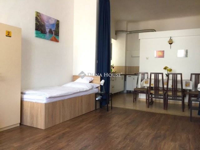 Eladó téglalakás, Győrött 89 M Ft, 3 szobás