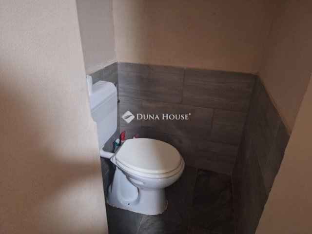 Eladó családi ház, Nagyigmándon 23.9 M Ft, 2 szobás