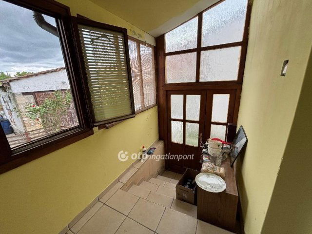 Eladó családi ház, Pápán 48 M Ft, 3 szobás