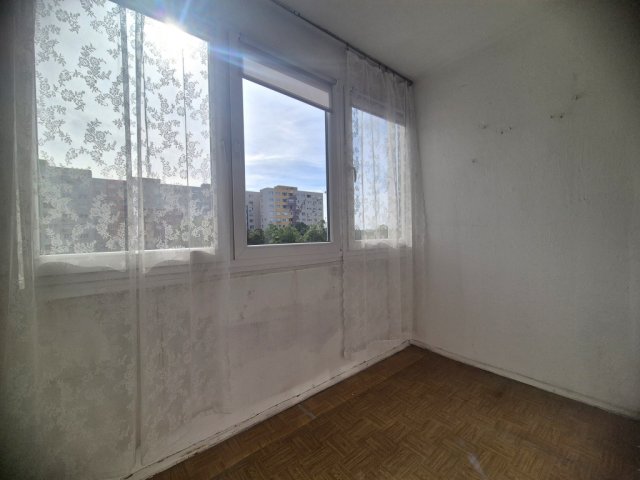 Eladó panellakás, Budapesten, III. kerületben 57.99 M Ft