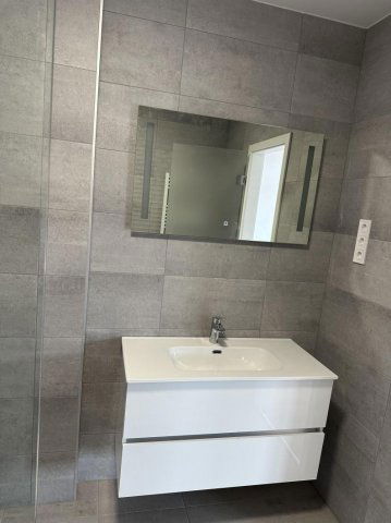 Kiadó téglalakás, albérlet, Tatán 300 E Ft / hó, 3 szobás