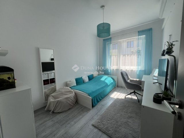 Eladó családi ház, Szegeden 280 M Ft, 4+1 szobás