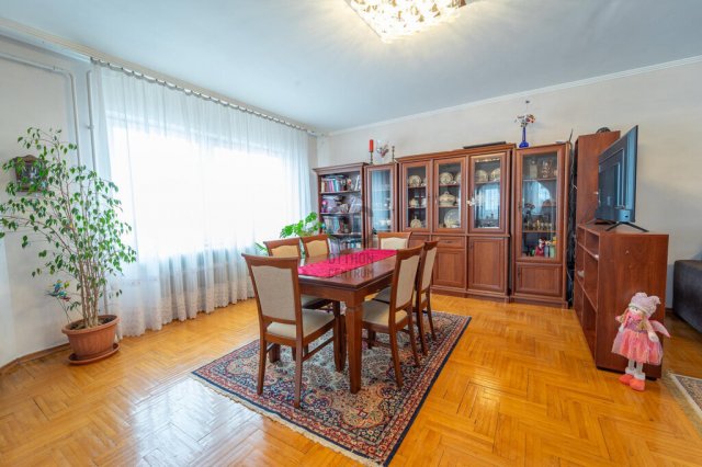 Eladó családi ház, Cegléden 115 M Ft, 6 szobás