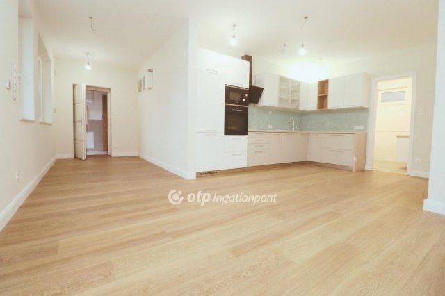 Eladó téglalakás, Zamárdiban 106.9 M Ft, 2 szobás