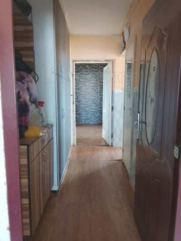 Eladó panellakás, Tatabányán 28.5 M Ft, 2 szobás