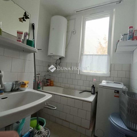 Eladó téglalakás, Szabadszálláson 16 M Ft, 2 szobás