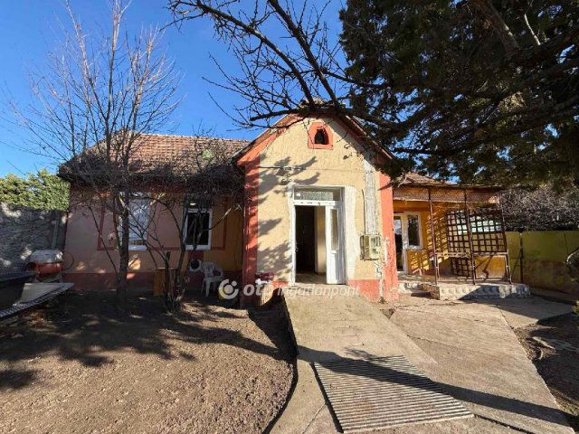 Eladó családi ház, Budapesten, XVIII. kerületben 69.9 M Ft