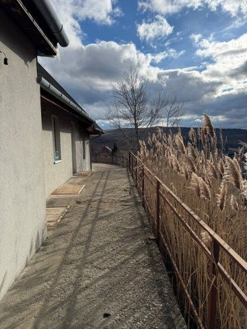 Eladó családi ház, Pilisszentkereszten 148.5 M Ft, 6 szobás