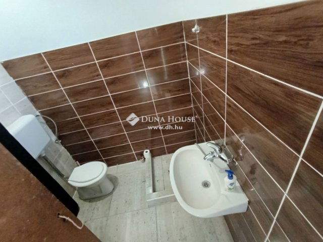 Eladó családi ház, Tápiószentmártonon 25.9 M Ft, 4 szobás