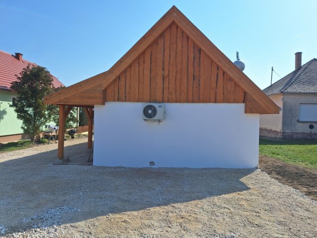 Eladó családi ház, Vértesbogláron 74.9 M Ft, 2 szobás