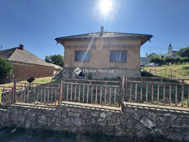 Eladó családi ház, Pécsváradon 50 M Ft, 2 szobás