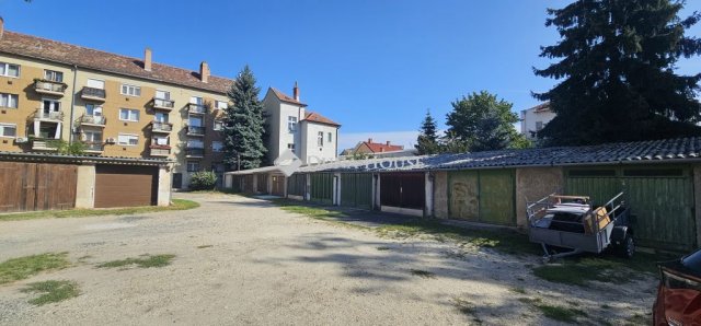 Eladó garázs, Szombathelyen, Wesselényi Miklós utcában 11 M Ft