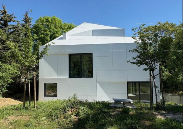 Eladó családi ház, Budapesten, II. kerületben 697.5 M Ft
