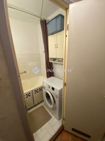 Eladó panellakás, Szegeden 44.9 M Ft, 2 szobás