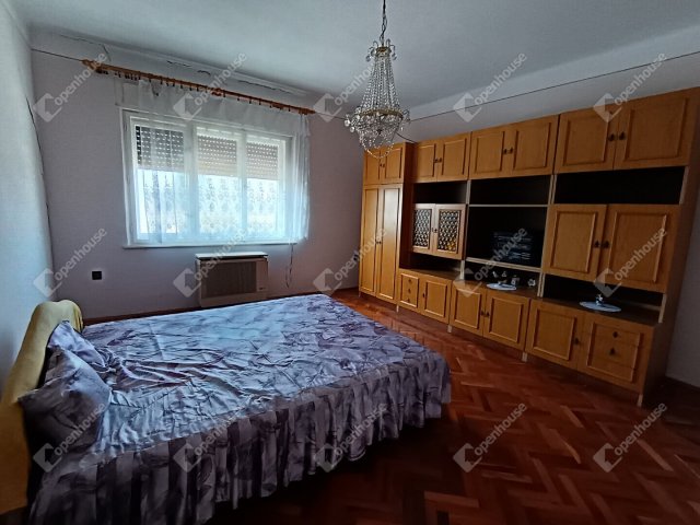 Eladó családi ház, Berzencén 25.9 M Ft, 4 szobás