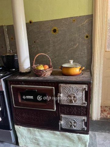 Eladó családi ház, Monyoródon 29.9 M Ft, 117+3 szobás