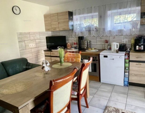 Eladó ikerház, Veszprémben 69.9 M Ft, 2 szobás