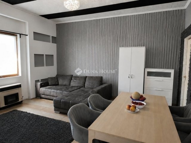 Eladó családi ház, Dunaharasztin 85 M Ft, 5 szobás