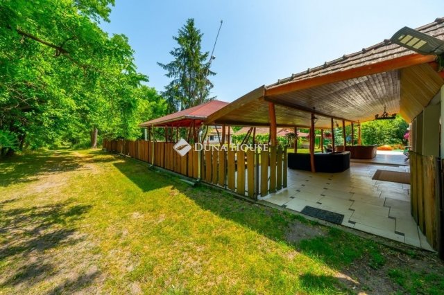 Eladó mezogazdasagi ingatlan, Pusztavacson 260 M Ft, 4 szobás