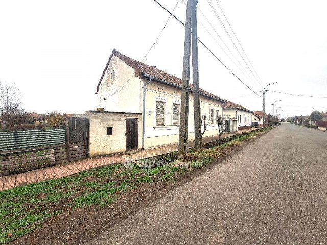 Eladó családi ház, Vésztőn 12 M Ft, 2 szobás