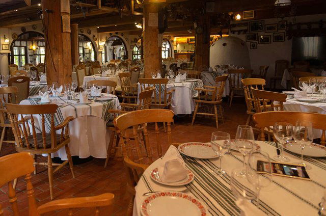 Eladó üzlethelyiség, Balatonföldváron 720 M Ft, 10 szobás