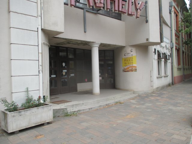 Eladó üzlethelyiség, Békéscsabán 75 M Ft, 1 szobás