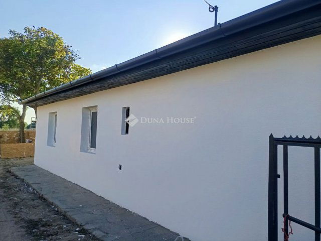 Eladó családi ház, Tápiószentmártonon 38.9 M Ft, 4 szobás