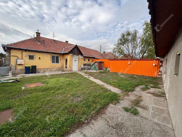 Eladó családi ház, Pilisen 39.9 M Ft, 2 szobás