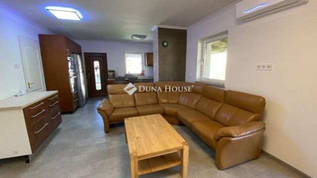 Eladó nyaraló, Békésszentandráson 100 M Ft, 4 szobás