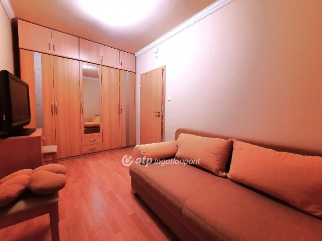 Eladó téglalakás, Siófokon 88.5 M Ft, 2 szobás