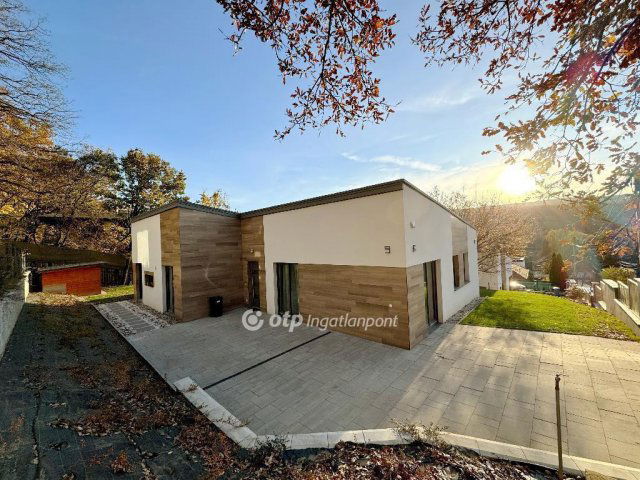 Eladó családi ház, Remeteszőlősön 285 M Ft, 5 szobás