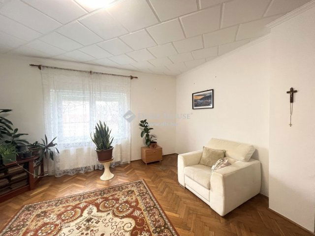 Eladó családi ház, Veszprémben 79.9 M Ft, 4 szobás