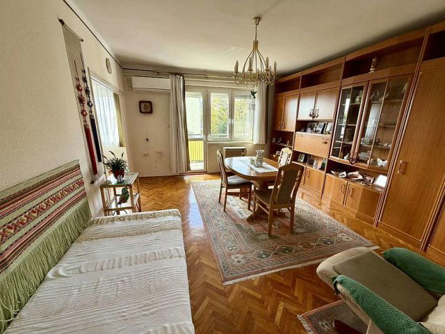 Eladó téglalakás, Vácon 55 M Ft, 3 szobás