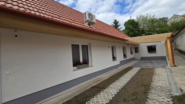 Eladó családi ház, Leányváron 94.9 M Ft, 4+2 szobás