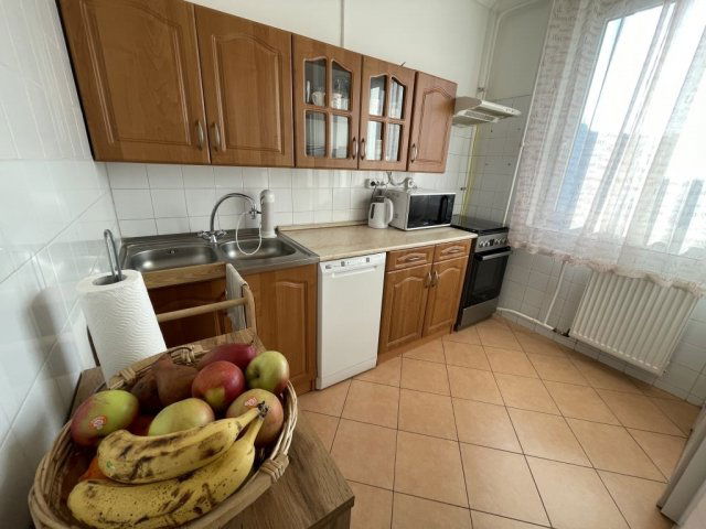 Eladó panellakás, Szegeden 65.2 M Ft, 3 szobás