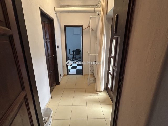 Eladó családi ház, Székesfehérvárott 71.99 M Ft, 6 szobás