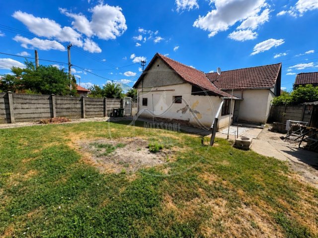 Eladó családi ház, Gyulán 24.99 M Ft, 4 szobás