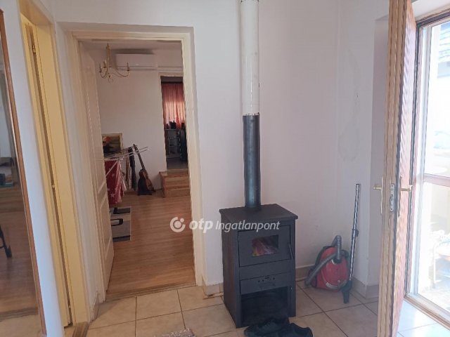 Eladó családi ház, Rózsaszentmártonon 17 M Ft, 2 szobás