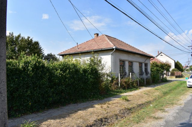 Eladó családi ház, Abonyban 43 M Ft, 2 szobás