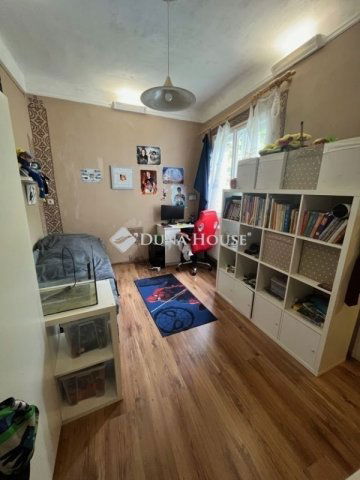 Eladó családi ház, Budapesten, III. kerületben 47 M Ft, 2 szobás