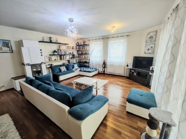 Eladó családi ház, Szegeden 214.9 M Ft, 5 szobás