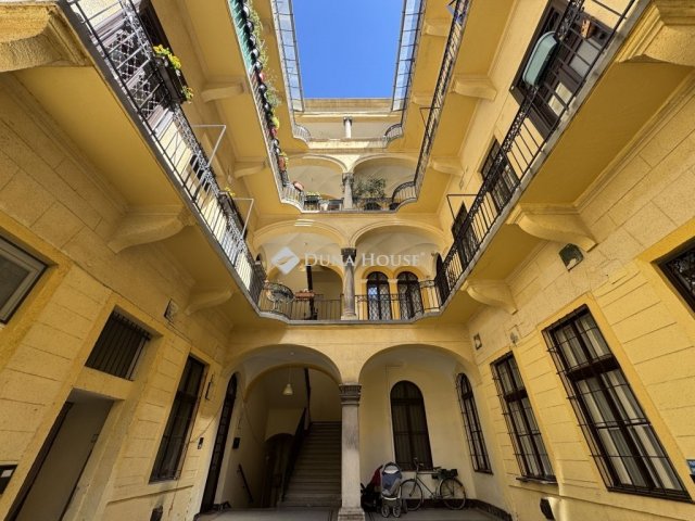 Kiadó téglalakás, albérlet, Budapesten, VI. kerületben