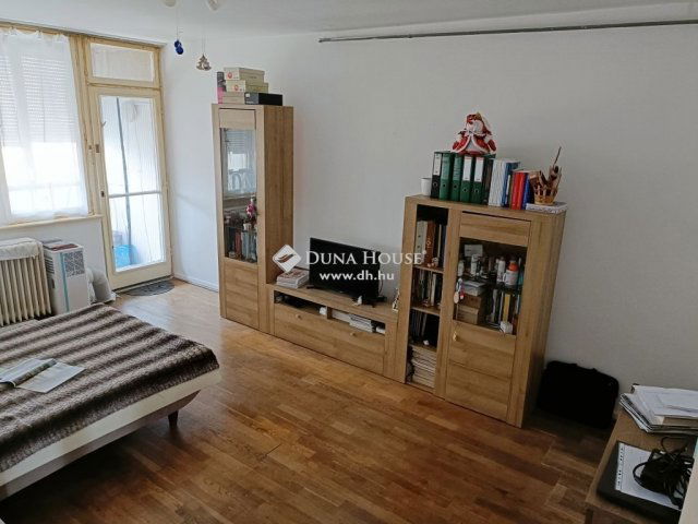 Eladó panellakás, Szombathelyen 28 M Ft, 2 szobás