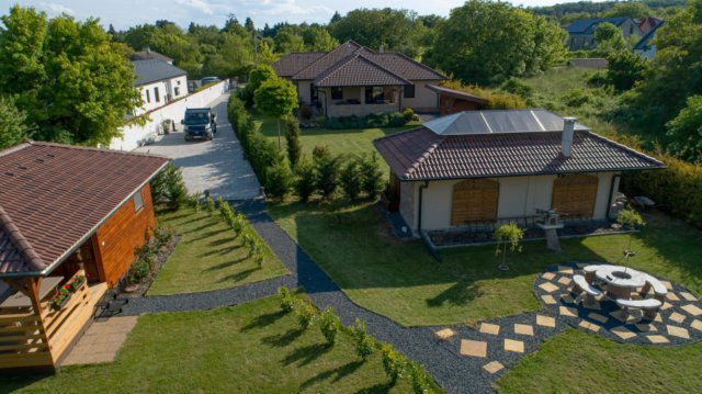 Eladó családi ház, Balatonkenesén 445 M Ft, 4 szobás