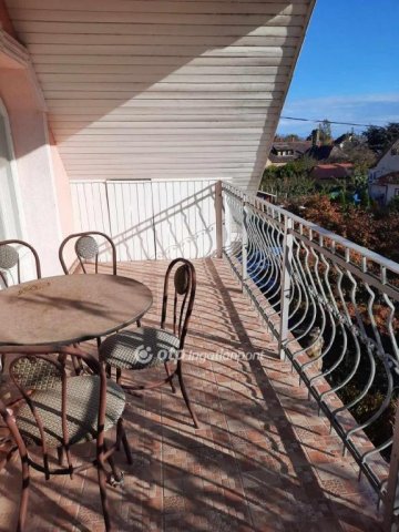 Eladó családi ház, Vonyarcvashegyen 145 M Ft, 7+1 szobás