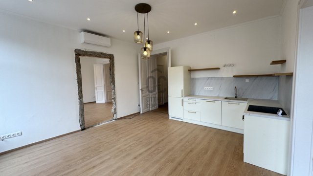 Eladó téglalakás, Budapesten, VIII. kerületben 119.9 M Ft