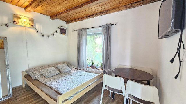 Eladó családi ház, Szentesen 20 M Ft, 1 szobás