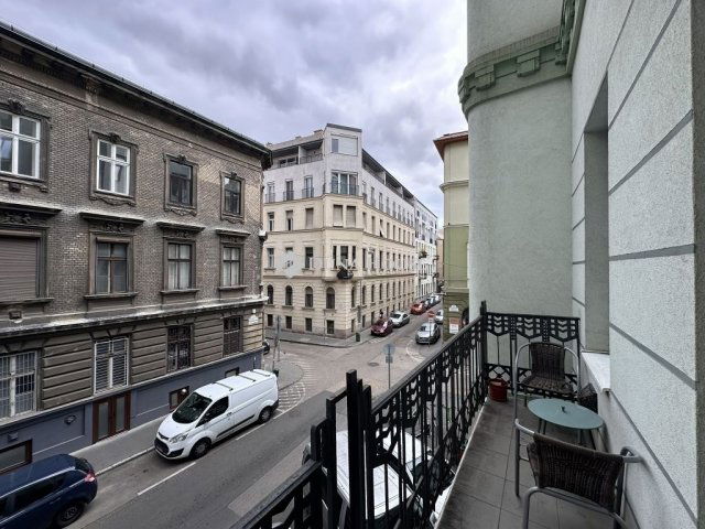 Eladó téglalakás, Budapesten, VIII. kerületben 95 M Ft, 3 szobás