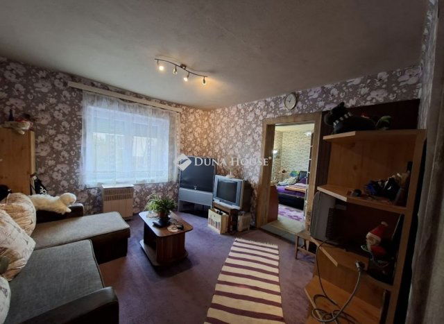 Eladó családi ház, Turán 40 M Ft, 3 szobás